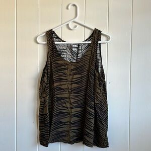 Manuhealii brown black tank top split open back Size Large